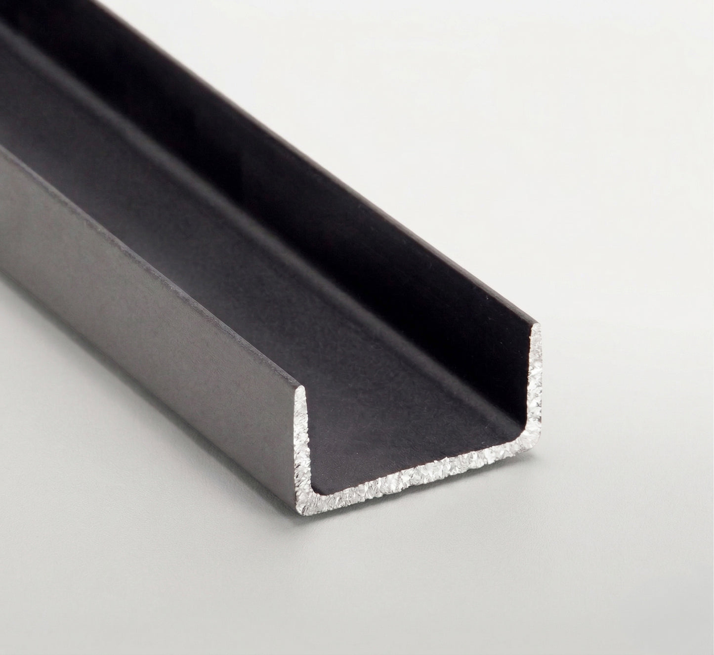 PERFIL U LC NEGRO 140X60 2.5MM - 12000 mm